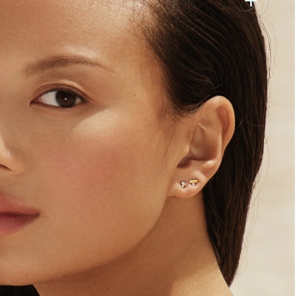 Aurate diamond duo stud earring (single) New and never worn - Picture 3 of 4